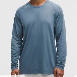 Lululemon Metal Vent Tech Long Sleeve shirt